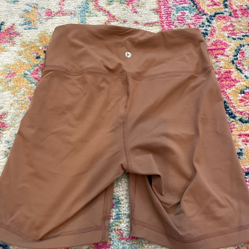 90° biker shorts